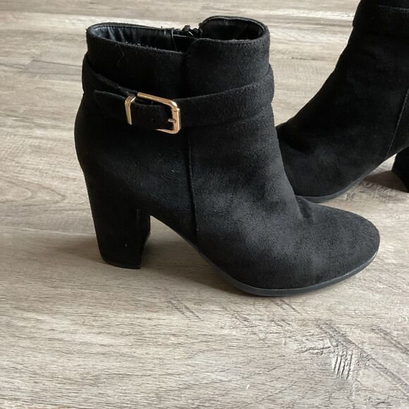 Forever 21 Black Ankle Booties 7 Faux Suede Pointed Toe Buckle - Picture 1 of 7